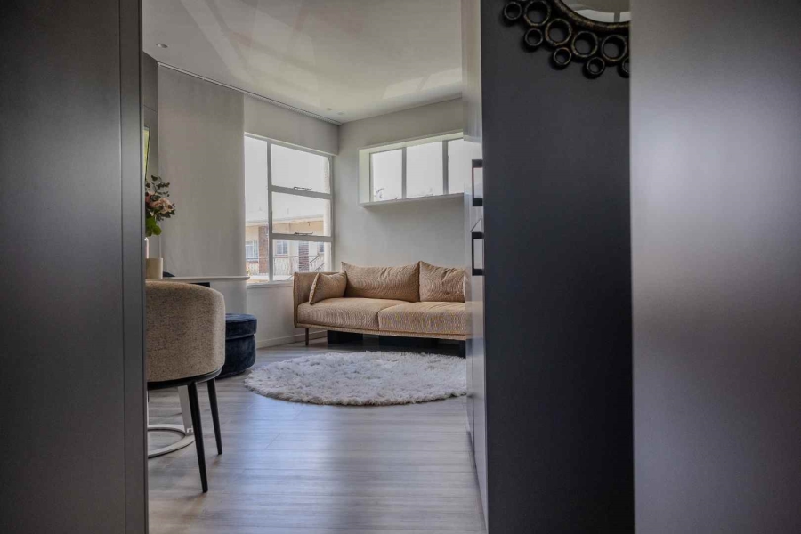 1 Bedroom Property for Sale in Tamboerskloof Western Cape